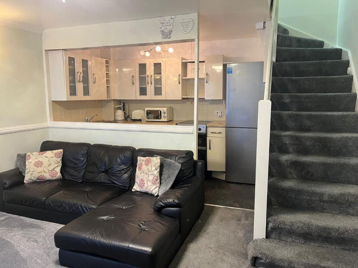 London 1 Bed Cosy House Appartement Norwood Buitenkant foto