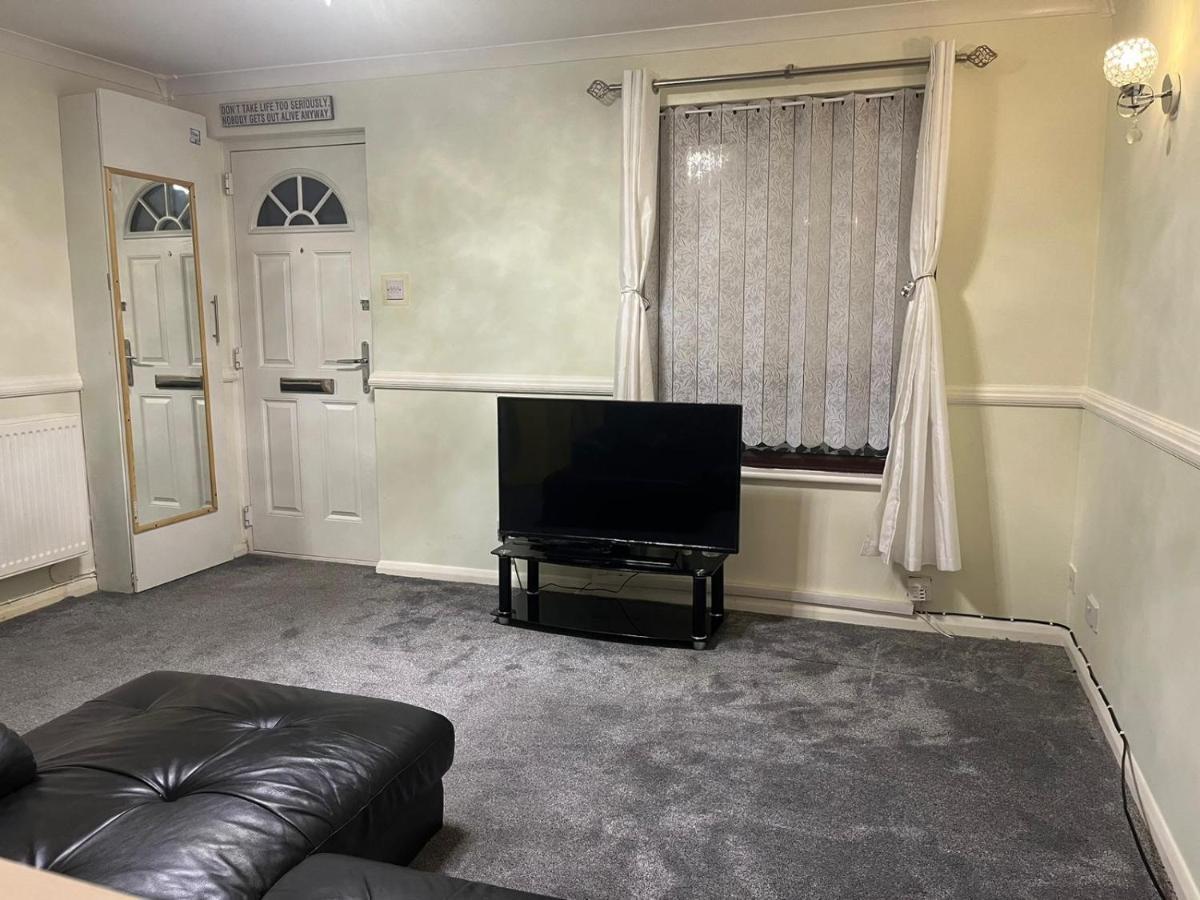 London 1 Bed Cosy House Appartement Norwood Buitenkant foto