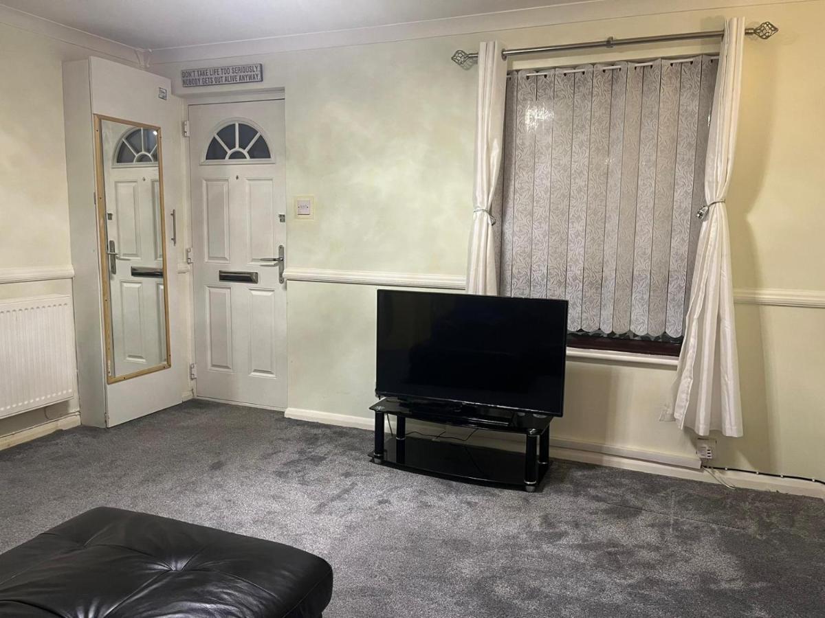 London 1 Bed Cosy House Appartement Norwood Buitenkant foto