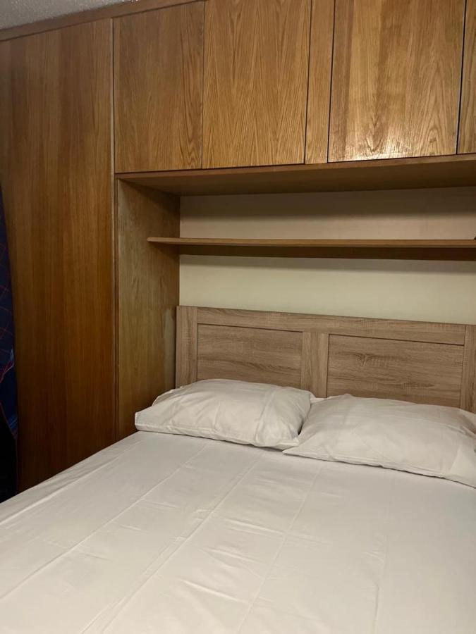 London 1 Bed Cosy House Appartement Norwood Buitenkant foto