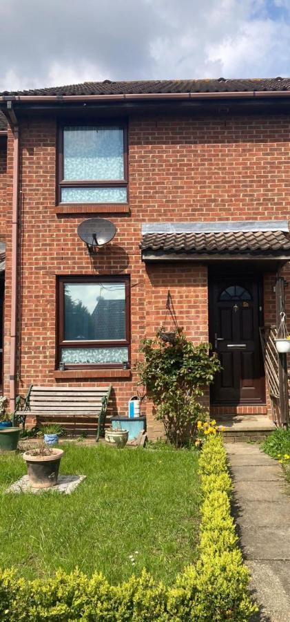 London 1 Bed Cosy House Appartement Norwood Buitenkant foto